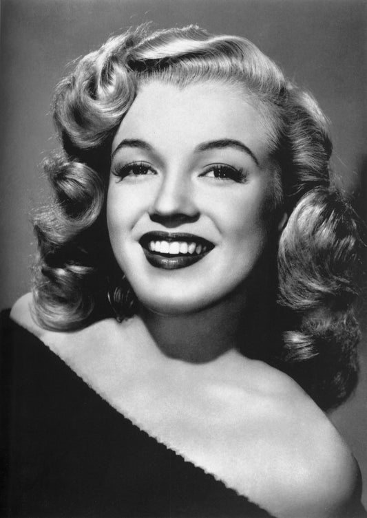 Blonde lady smiling, for AutoBrush
